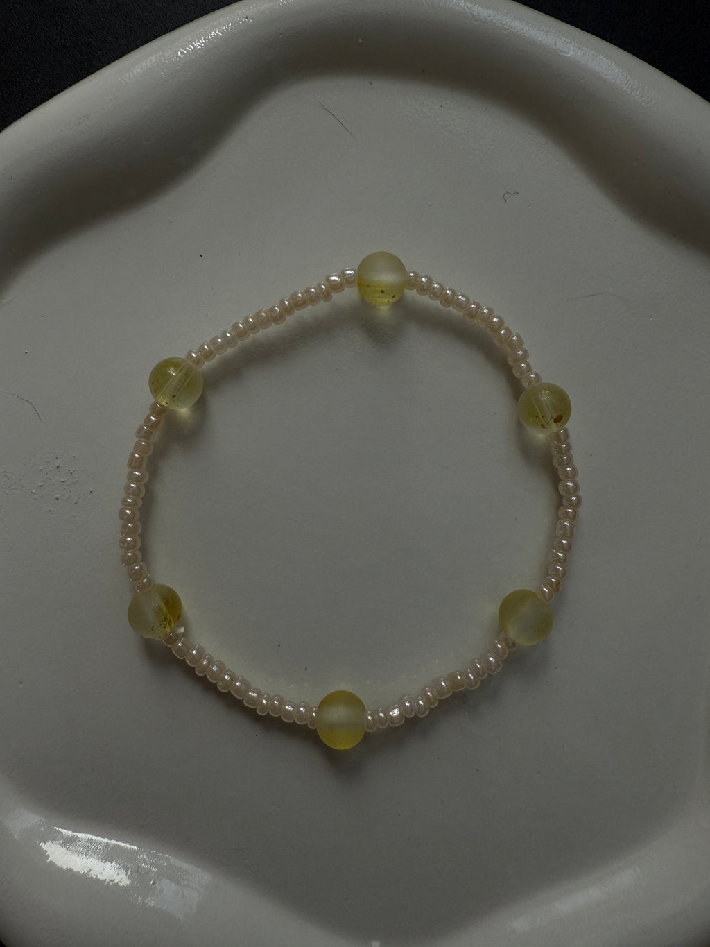 Armband mit Glaskugeln