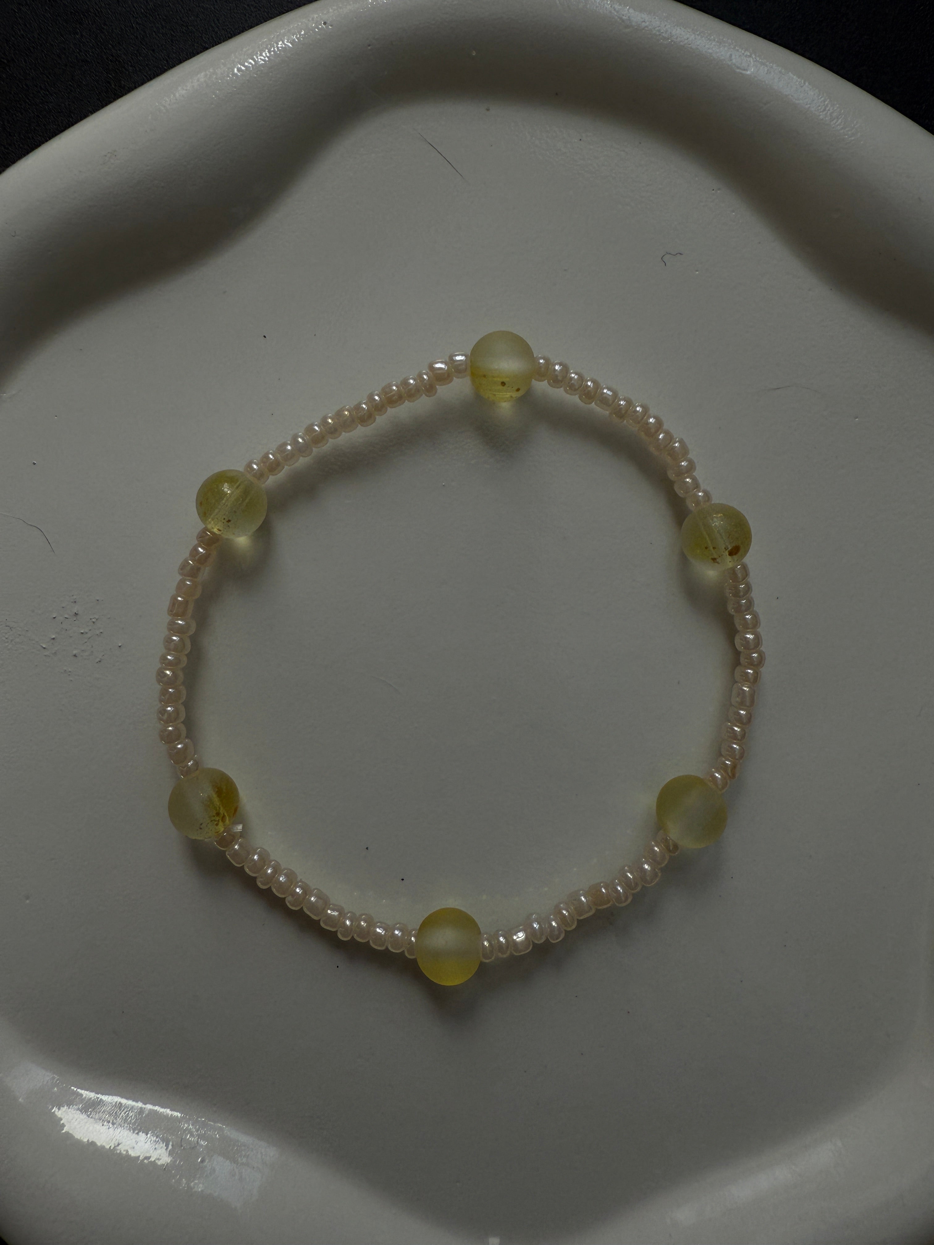 Armband mit Glaskugeln