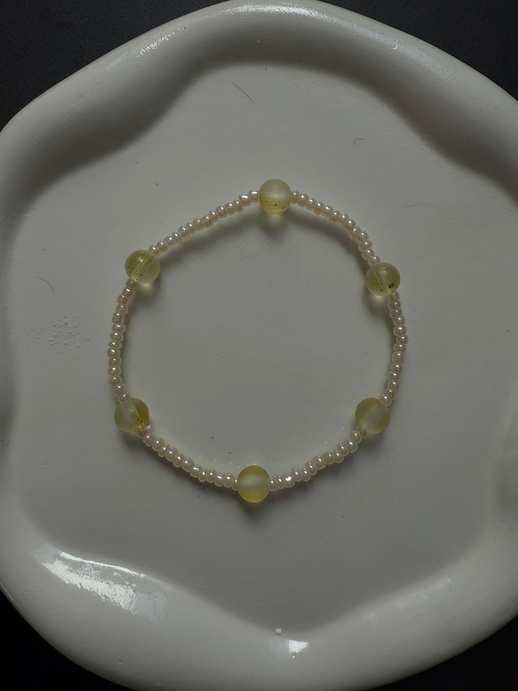 Armband mit Glaskugeln