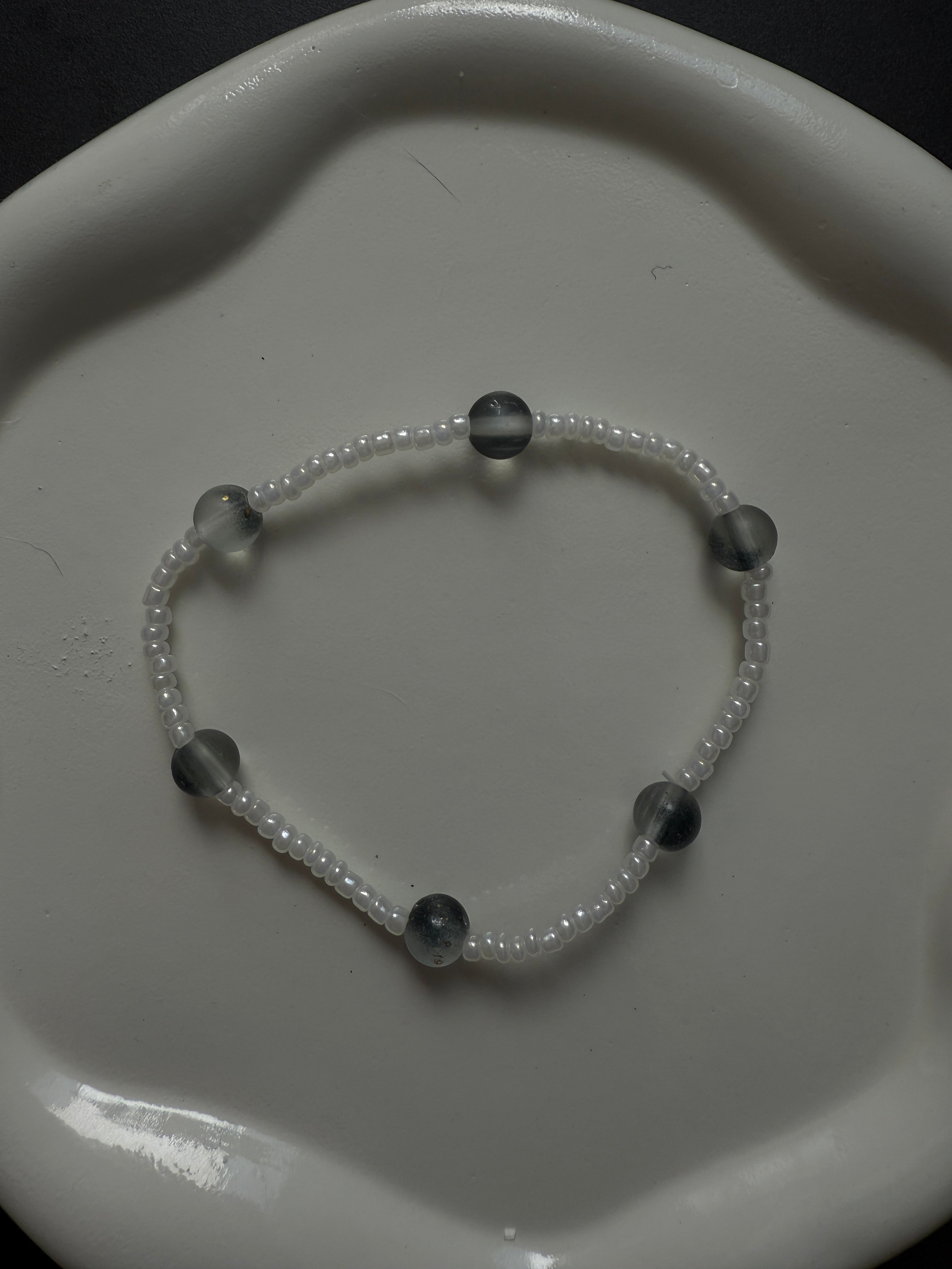 Armband mit Glaskugeln