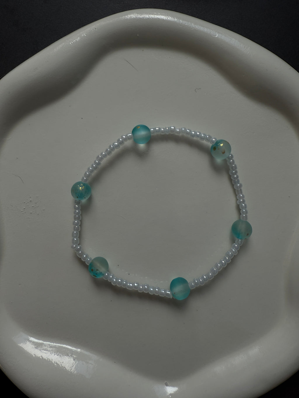 Armband mit Glaskugeln